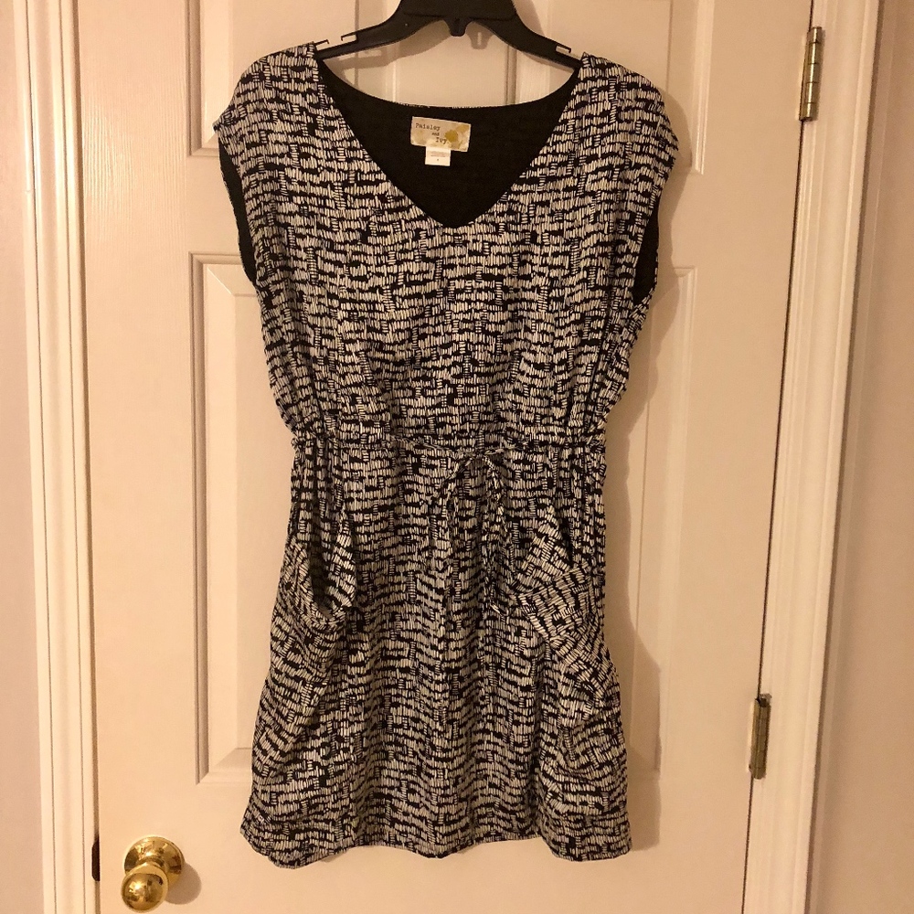 Paisley and Ivy Black and White Patterned Dress, S